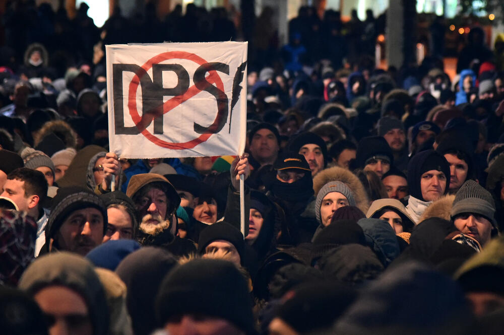 Građani opoziciju doveli pred svršen čin: Sa protesta, Foto: Boris Pejović