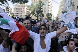 Stotine Sirijki i njihova djeca traže oslobađanje uhapšenih