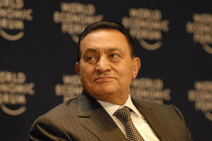 Mubarak doživio srčani udar tokom ispitivanja, 2 sina u zatvoru