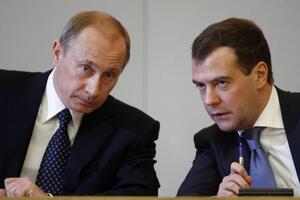 "Skromna" primanja Putina i Medvedeva, preko 100 hiljada dolara