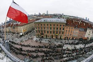 Pristalice Kačinjskih spalile lutku Putina u Varšavi