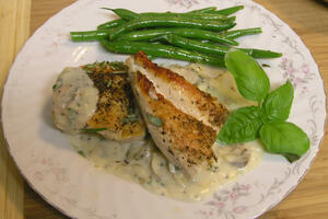 Bijelo pileće meso u umaku