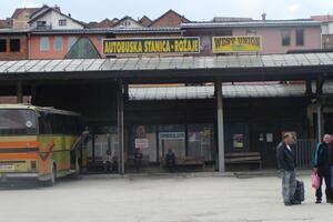 Zbog svađe oko putnika u Rožajama vozač pucao na kolegu