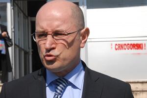 NS najavio žalbu zbog oduzimanja državljanstva Popoviću