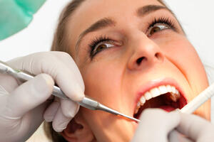 Kada zdrav zub “ni kriv ni dužan” samo - ispadne