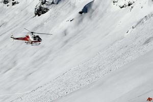 Tri osobe poginule, jedna nestala u lavini na Alpima