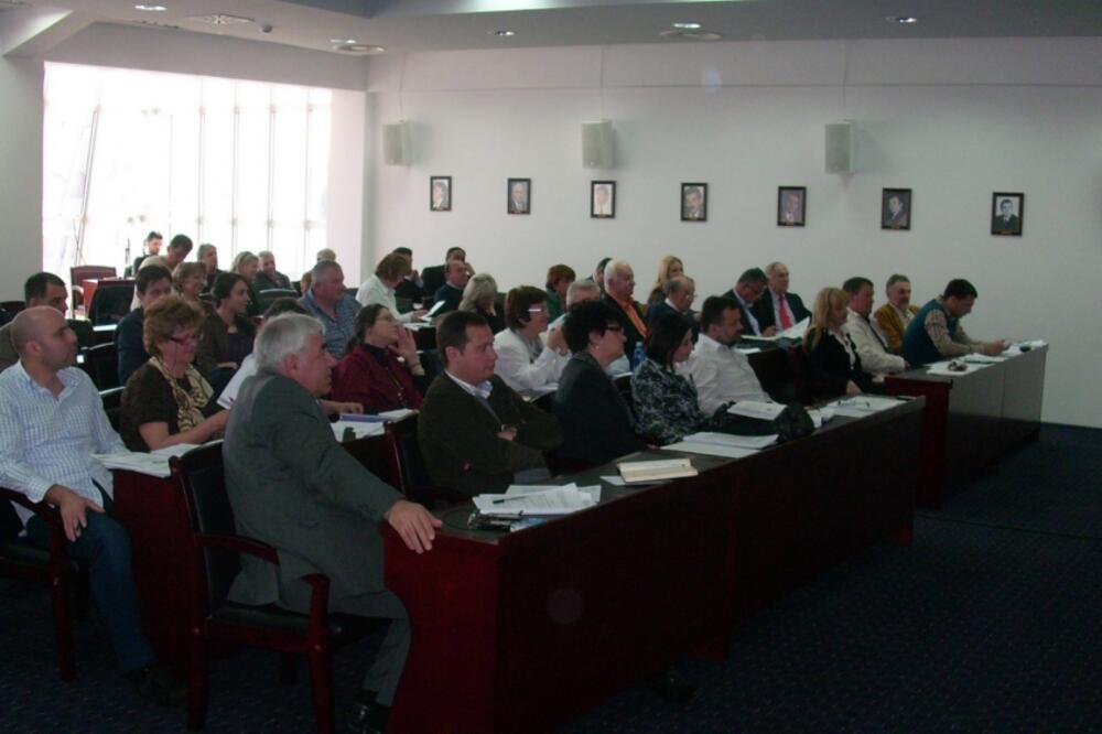 SO Tivat, Foto: Željko Komnenović