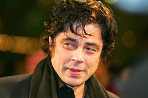 Benisio Del Toro u filmu Olivera Stouna