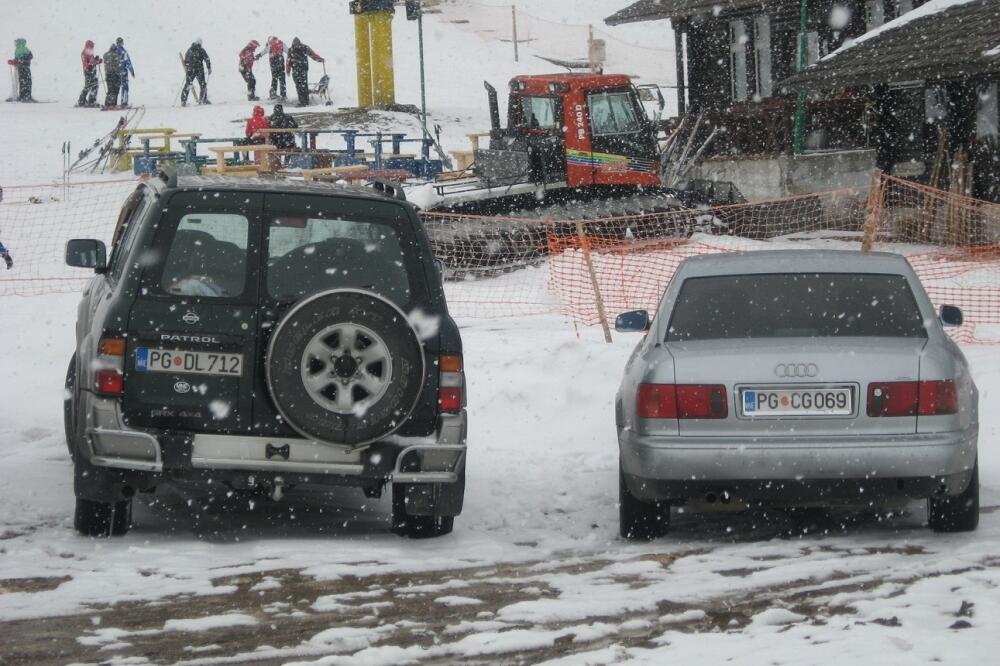sluzbeni auto, Foto: Čitalac "Vijesti"