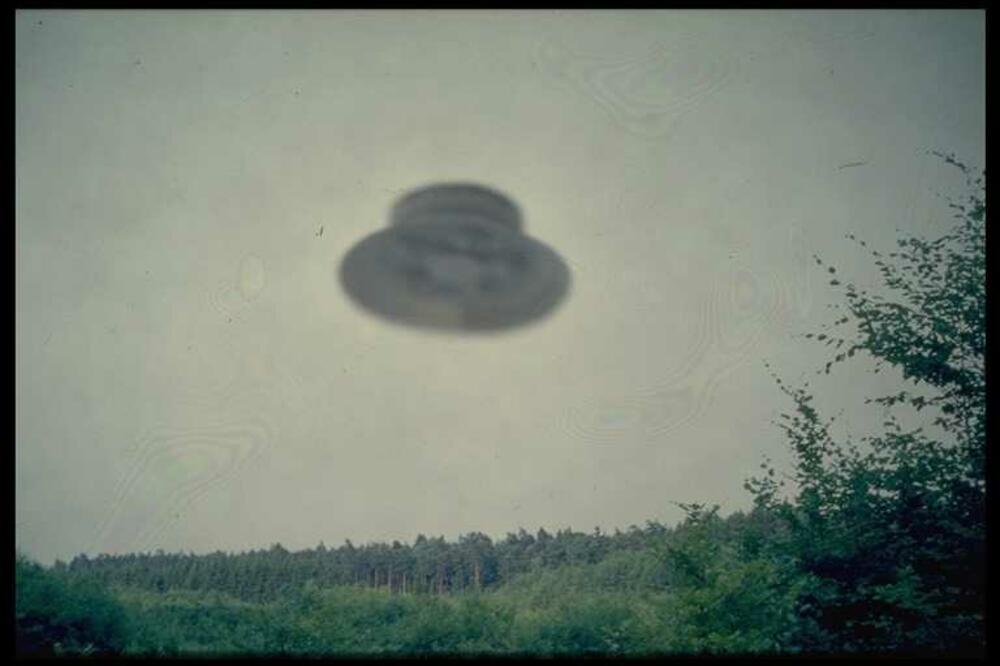 Letjeći tanjir, Foto: Artm