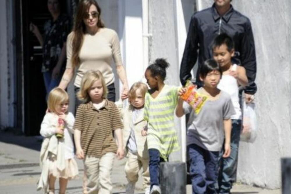 porodica Džoli-Pit, Foto: Metro