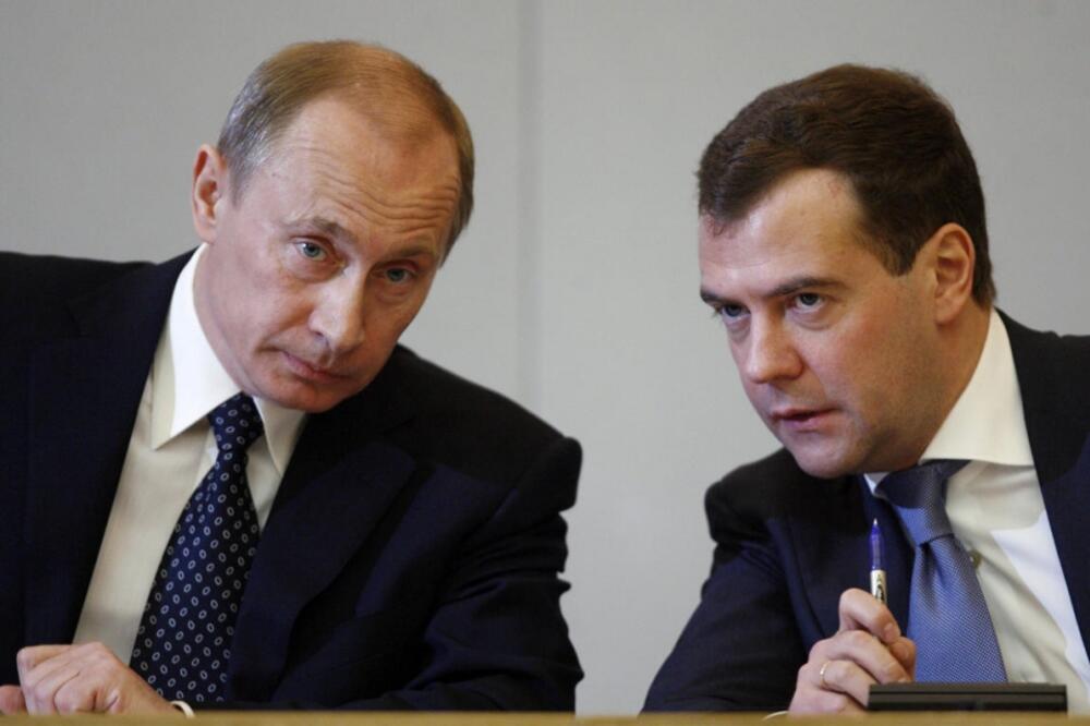 Medvedev i Putin, Foto: Gorod