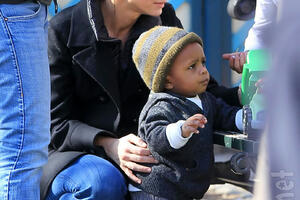 Sandra Bulok se i na snimanjima druži sa sinom