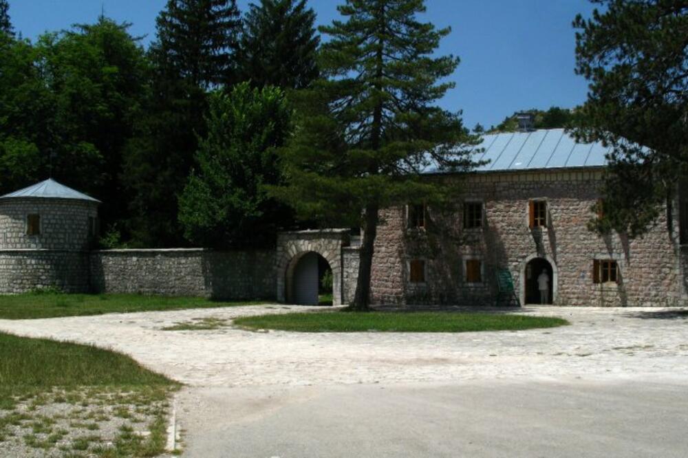 Biljarda, Cetinje, Foto: Pbase.com/xerius