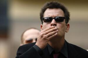 Čarli Šin režira porno film?