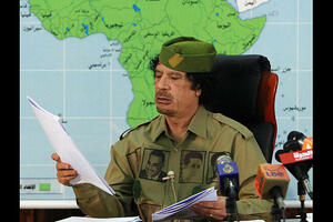 Gadafi milijardama dolara plaća suzbijanje pobune