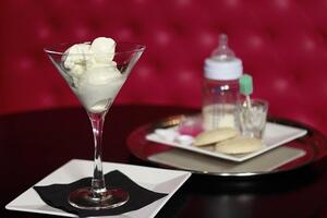 Zabranjena prodaja sladoleda od majčinog mlijeka