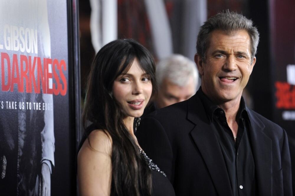 Mel Gibson i Oksana, Foto: Rojters