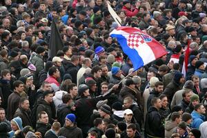 Pernar: Protesti svaka 2 dana, dok ne padne hrvatska vlada