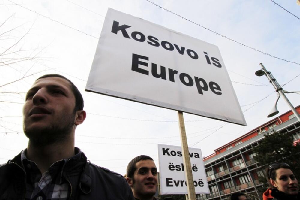 protesti u Prištini, Foto: Rojters