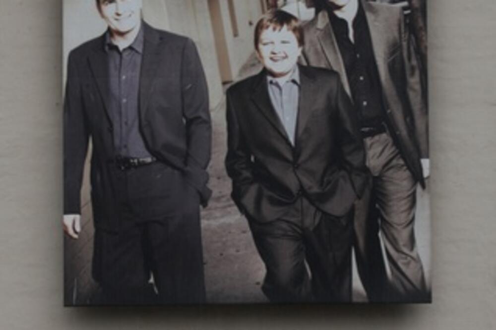 2 i po čovjeka, Foto: Rojters