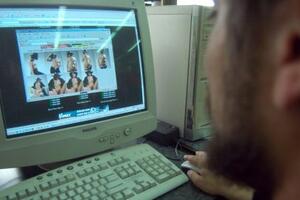 Djevojčice se gole slikaju i snimke nude na internetu