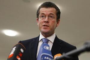 Njemački ministar se odrekao doktorske titule