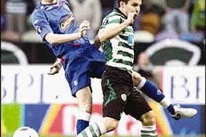 Simon napada Rendžers