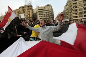 Demonstranti sa trga Tahrir i dalje traže odlazak Mubaraka