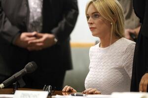 Lindsej Lohan optužena za krađu ogrlice