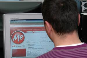 Love.me, Kiss.me, Miss.me domeni danas u on-line prodaji