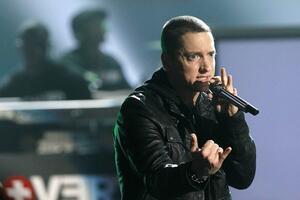 Eminem uzeo milion dolara za reklamu za čaj