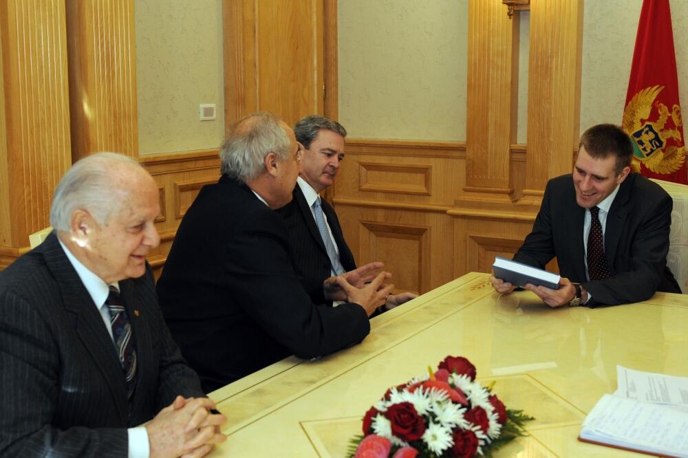 lukšić sa canu, Foto: Savo Prelević