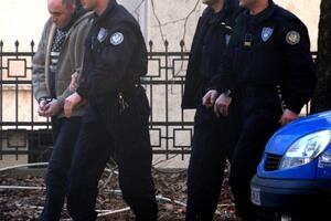 Pokušao Podgoričanki prodati kravate, pa je udario pištoljem u...