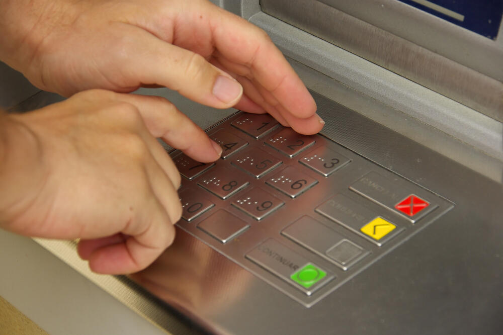 bankomat, Foto: Shutterstock.com