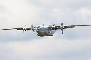 Srušio se ruski "antonov", poginulo svih 12 članova posade