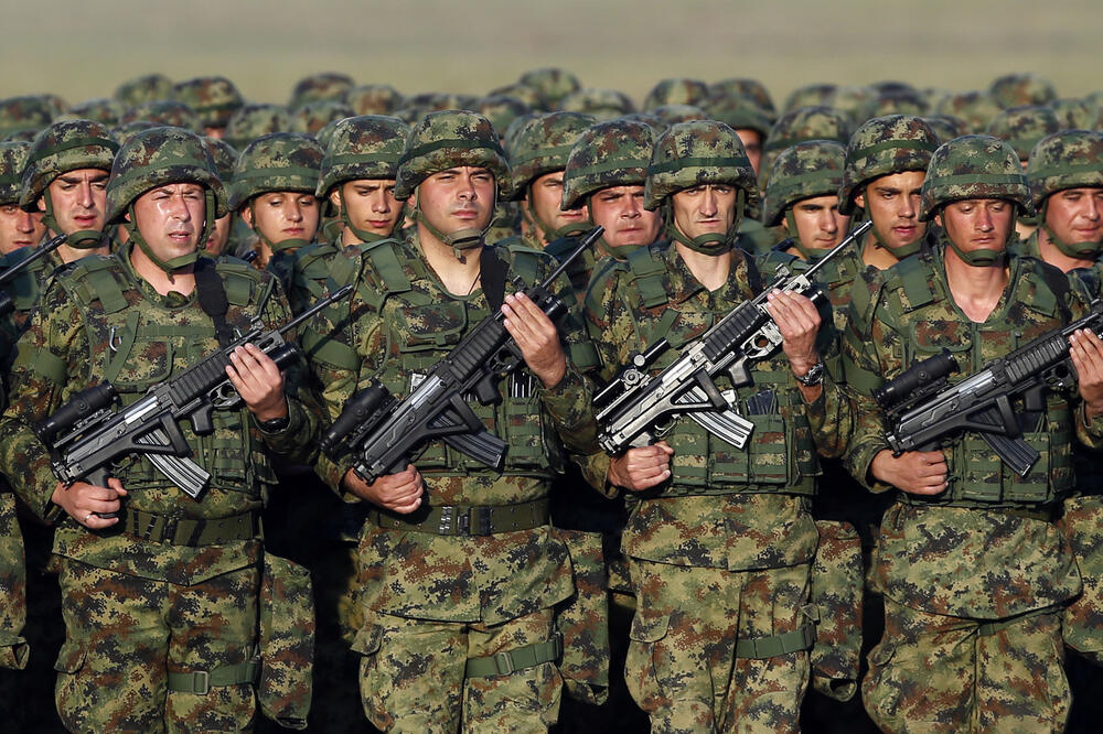 Srbija unapređuje vojne snage, Foto: Darko Vojinović/Beta