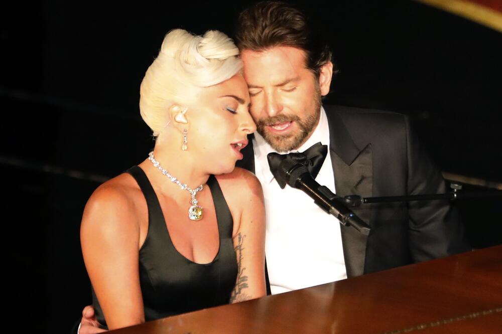 Gaga i Bredli na nastupu, Foto: Reuters