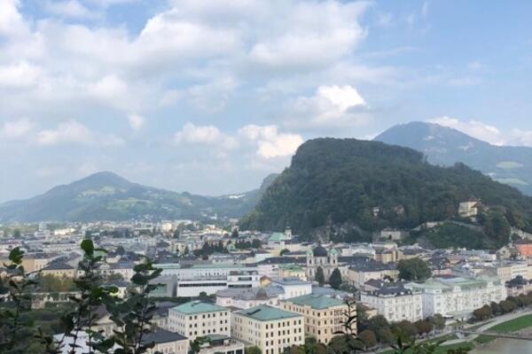 Pismo iz Salcburga: Da pod Alpima ima jedno Sutomore...