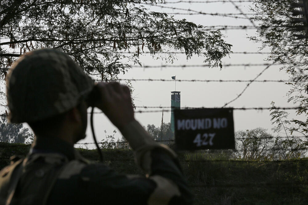 Indijski vojnik na granici sa Pakistanom, Foto: Reuters