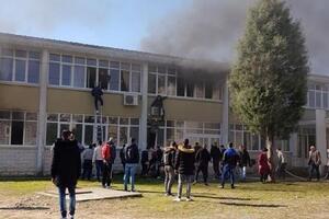 Podgorica: Požar u mašinskoj školi, djeca iskakala kroz prozore