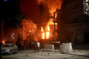 Broj mrtvih u bombaškom napadu u Somaliji porastao na 18