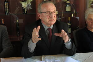 Vešović: Oni koji imaju penzije ispod prosjeka da budu oslobođeni...