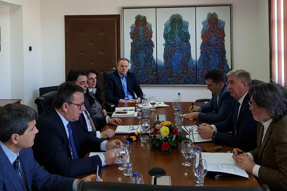 Sa sastanka, Foto: Luka Bar