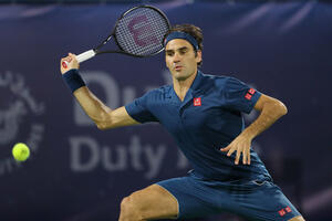 Federer u finalu Dubaija: Protiv Cicipasa za 100. titulu