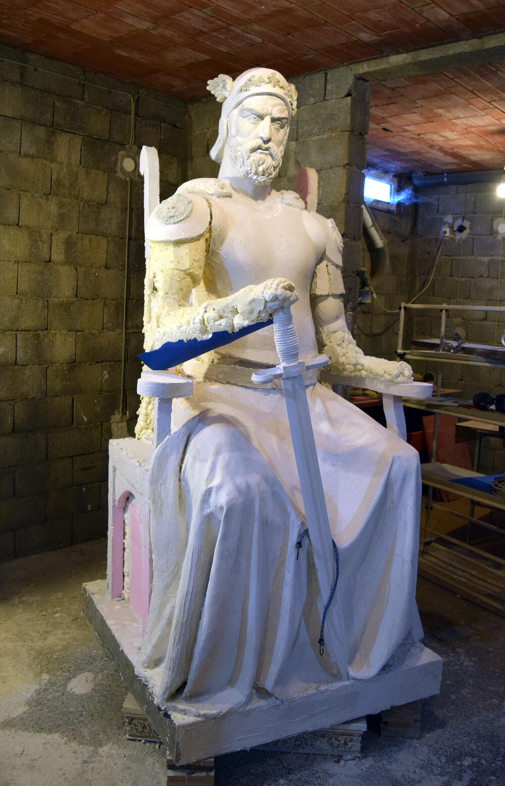Skulptura Ivana Crnojevića u izradi