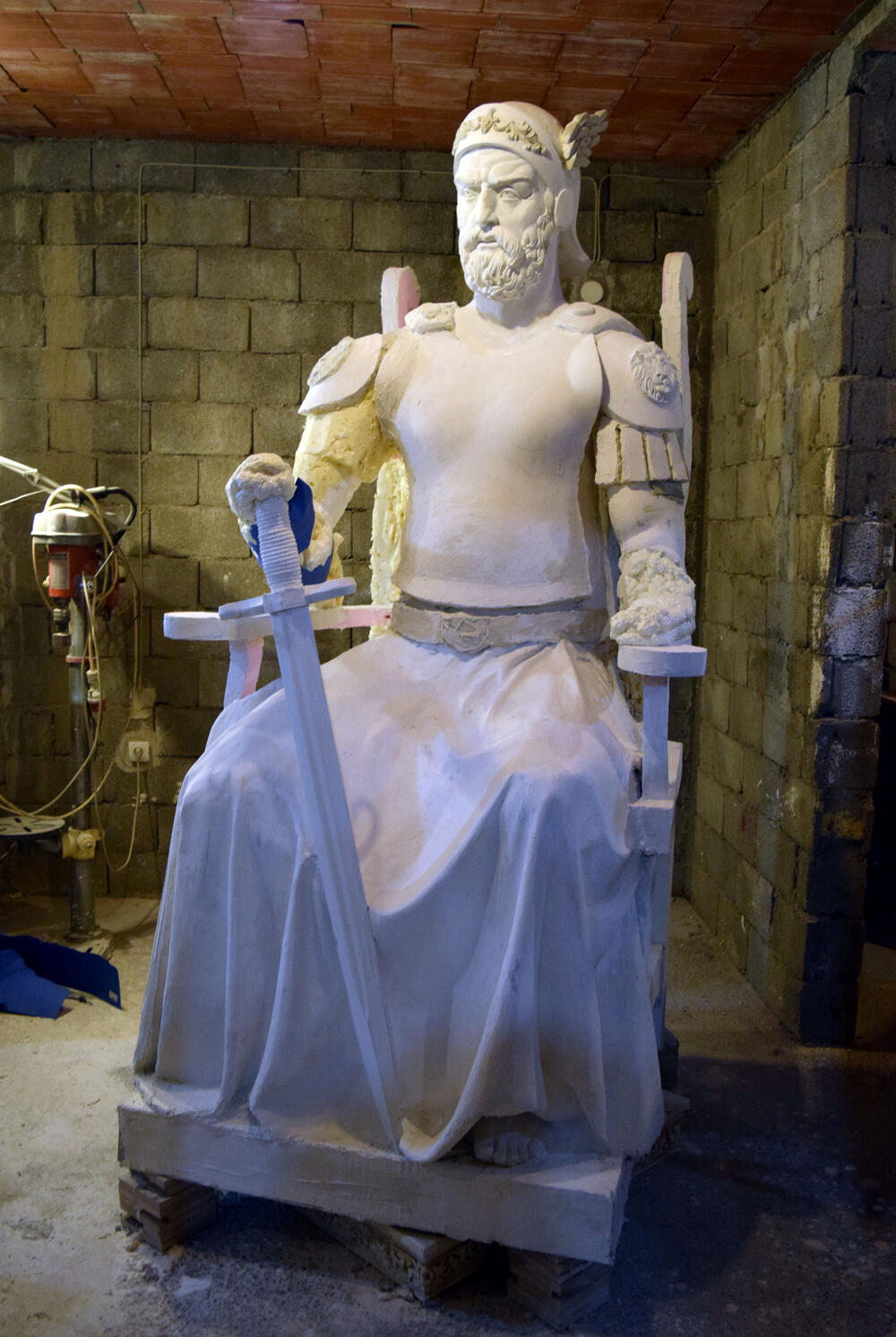 Skulptura Ivana Crnojevića u izradi