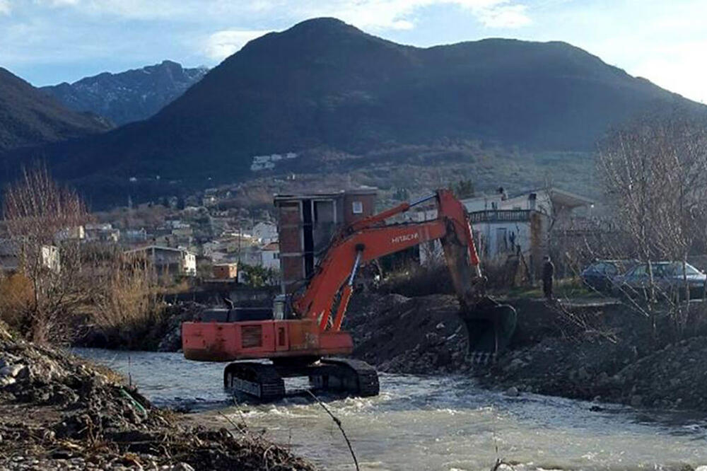 Čišćenje korita rijeke Željeznice, Foto: Radomir Petrić