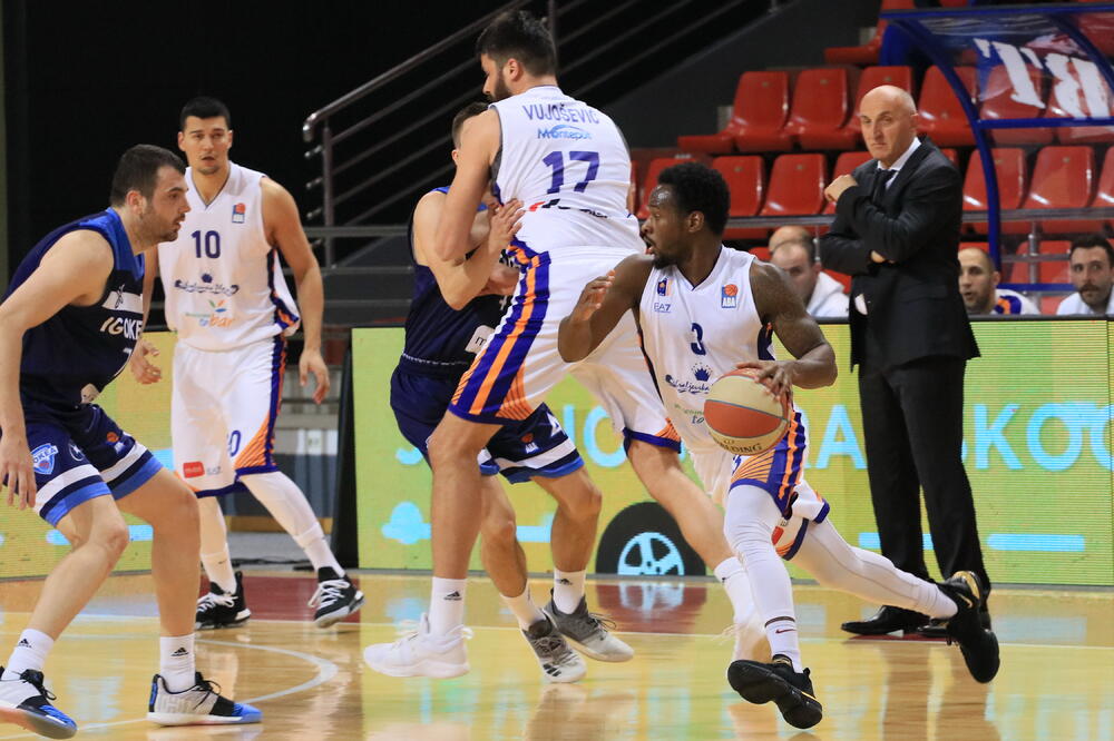 Dešon Najt na utakmici u Laktašima