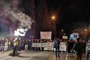 VIDEO PRIČA sa građanskog protesta u Podgorici
